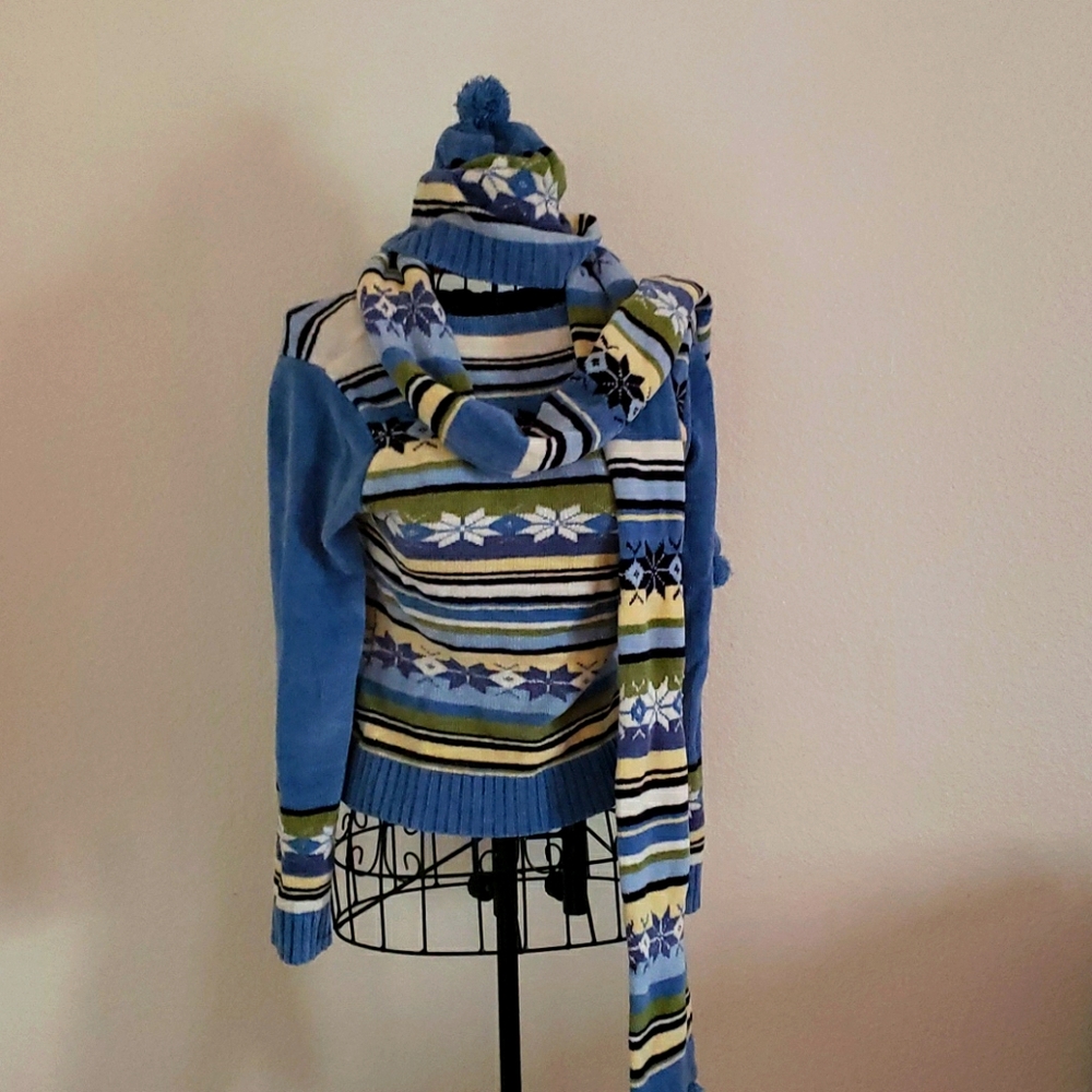 Sweater, scarf, hat and mittens  set